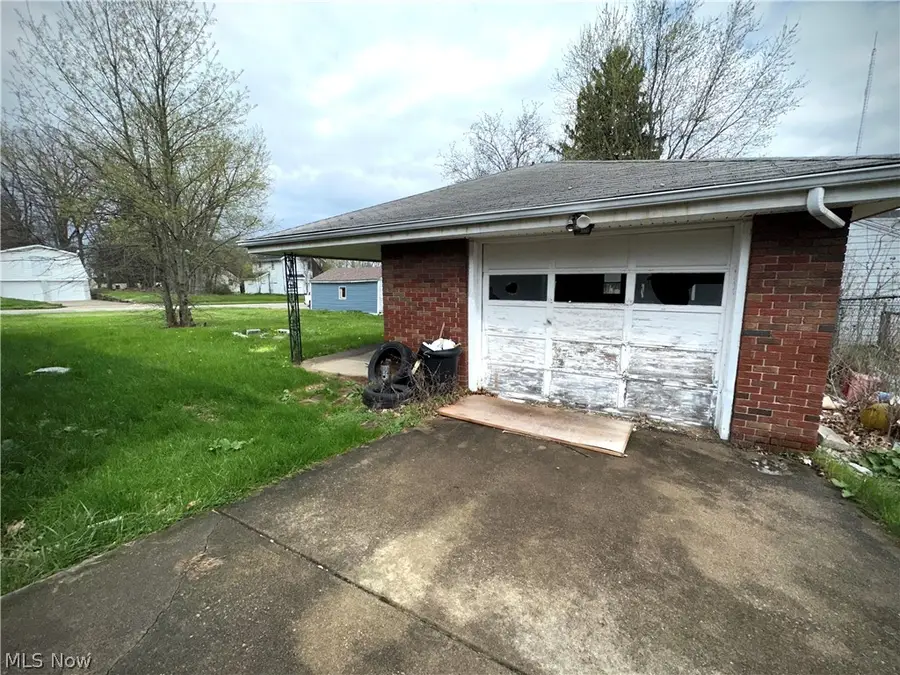 708 Miller Street, Youngstown, OH 44502 - #3