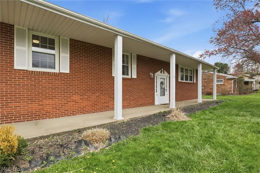 3252 Dellwood Nw Avenue, Canton, OH 44708 - #2