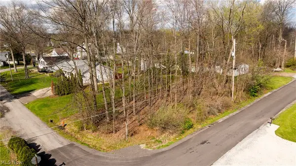 Harbor Avenue, Lake Milton, OH 44429