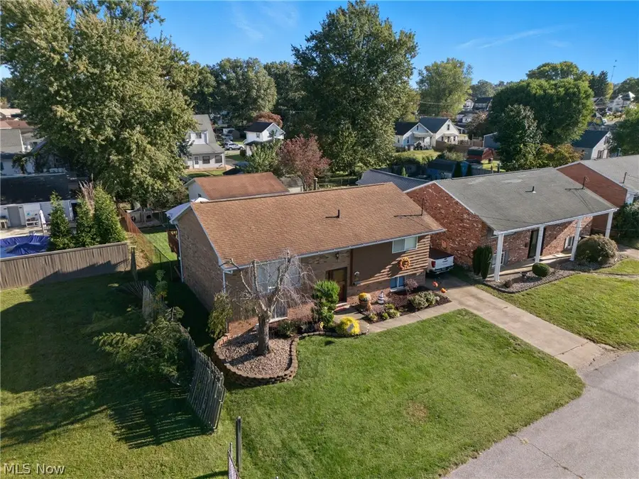 307 40th Street, Vienna, WV 26105 - #2