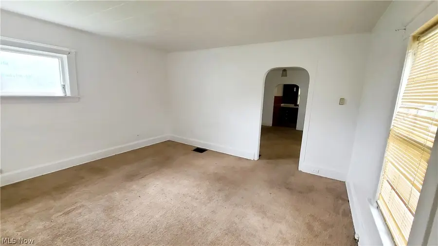 18 Whitney S Avenue, Youngstown, OH 44509 - #2