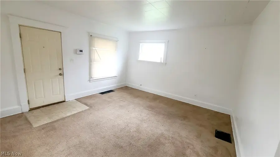 18 Whitney S Avenue, Youngstown, OH 44509 - #3