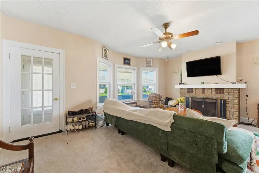 2087 Chesterland Avenue, Lakewood, OH 44107 - #2