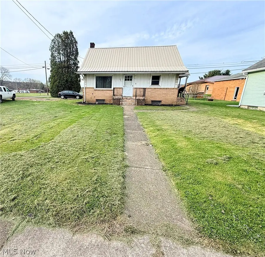 221 W Wood Street, Malvern, OH 44644 - #1
