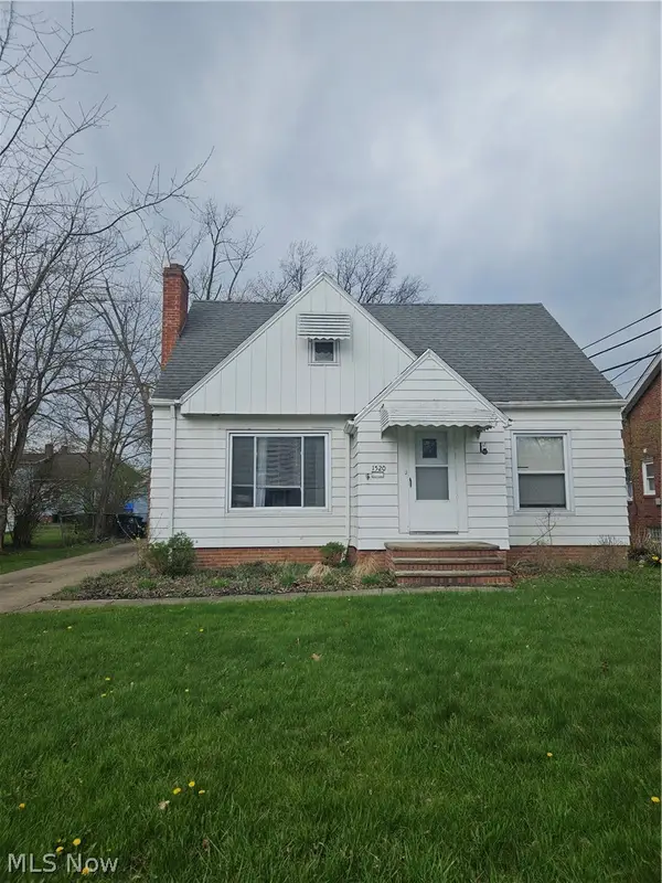 1520 Jaeger Drive, Lyndhurst, OH 44124