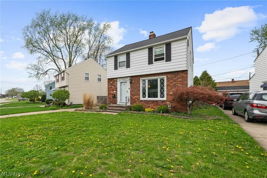 7906 Kenton Avenue, Parma, OH 44129 - #2