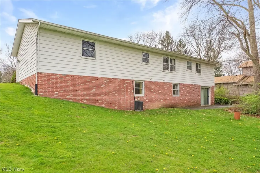 553 Mcneil Drive, Sagamore Hills, OH 44067 - #3