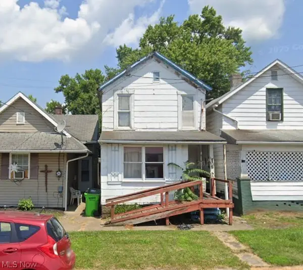 215 E 5th Street, Uhrichsville, OH 44683
