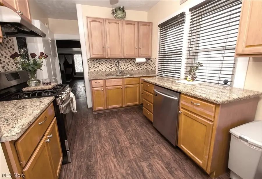 3425 Highview Avenue, Cleveland, OH 44109 - #3