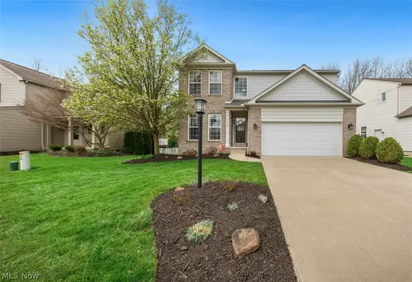 9660 Sunray Dr Drive, Olmsted Twp, OH 44138