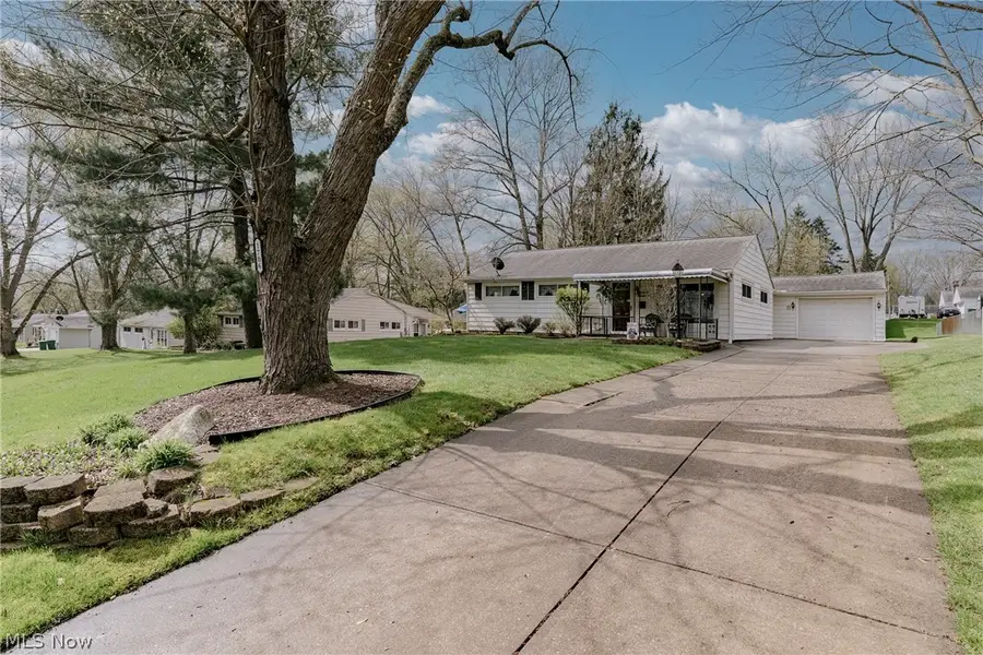 1706 Westwood Drive, Twinsburg, OH 44087 - #2