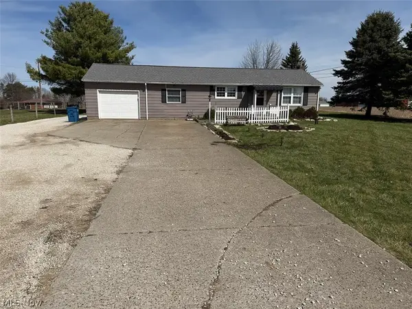 6395 Easton Ne Street, Louisville, OH 44641