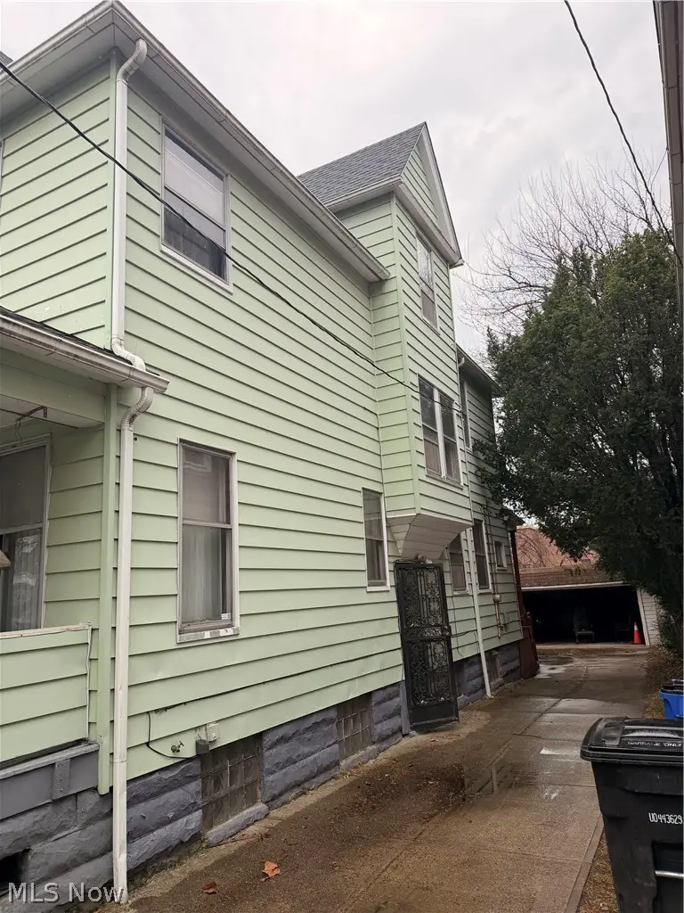 658 E 115th Street, Cleveland, OH 44108 - #3