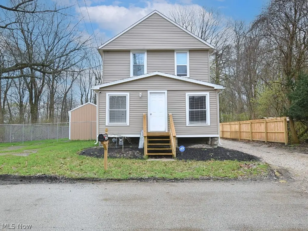 1422 W 30th Street, Ashtabula, OH 44004 - #1