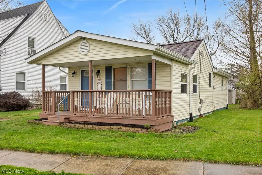 4556 Hawthorne Avenue, Sheffield Lake, OH 44054 - #2