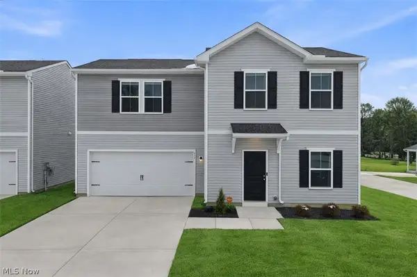 677 Crossings Lane, Akron, OH 44320