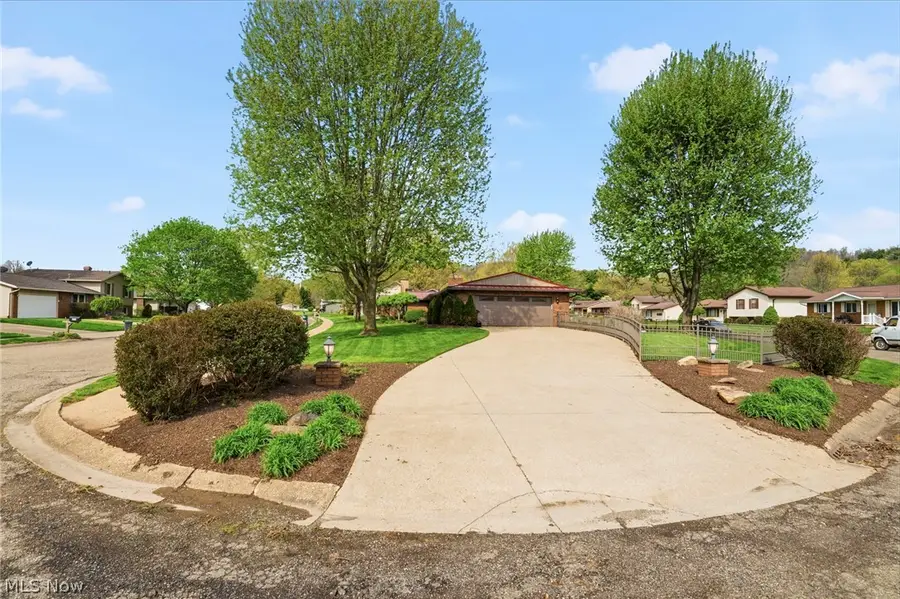 441 Stratton Sw Avenue, New Philadelphia, OH 44663 - #3