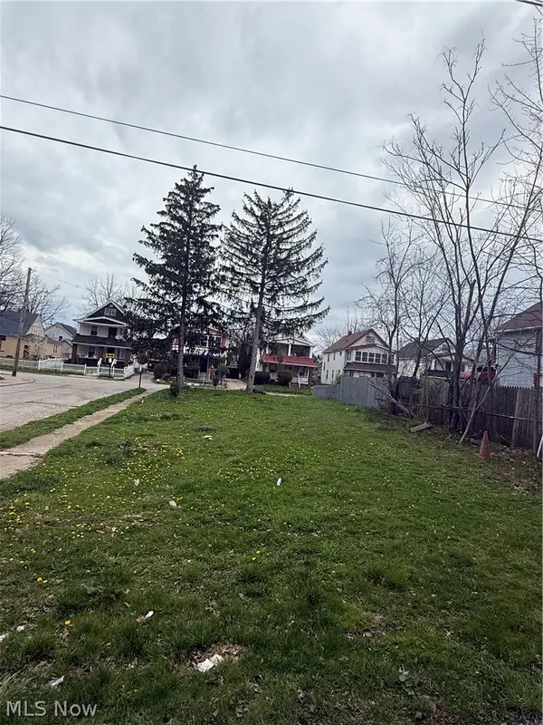 10904 Notre Dame Avenue, Cleveland, OH 44104