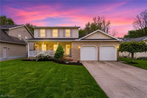 1972 Springfield Lake Boulevard, Akron, OH 44312