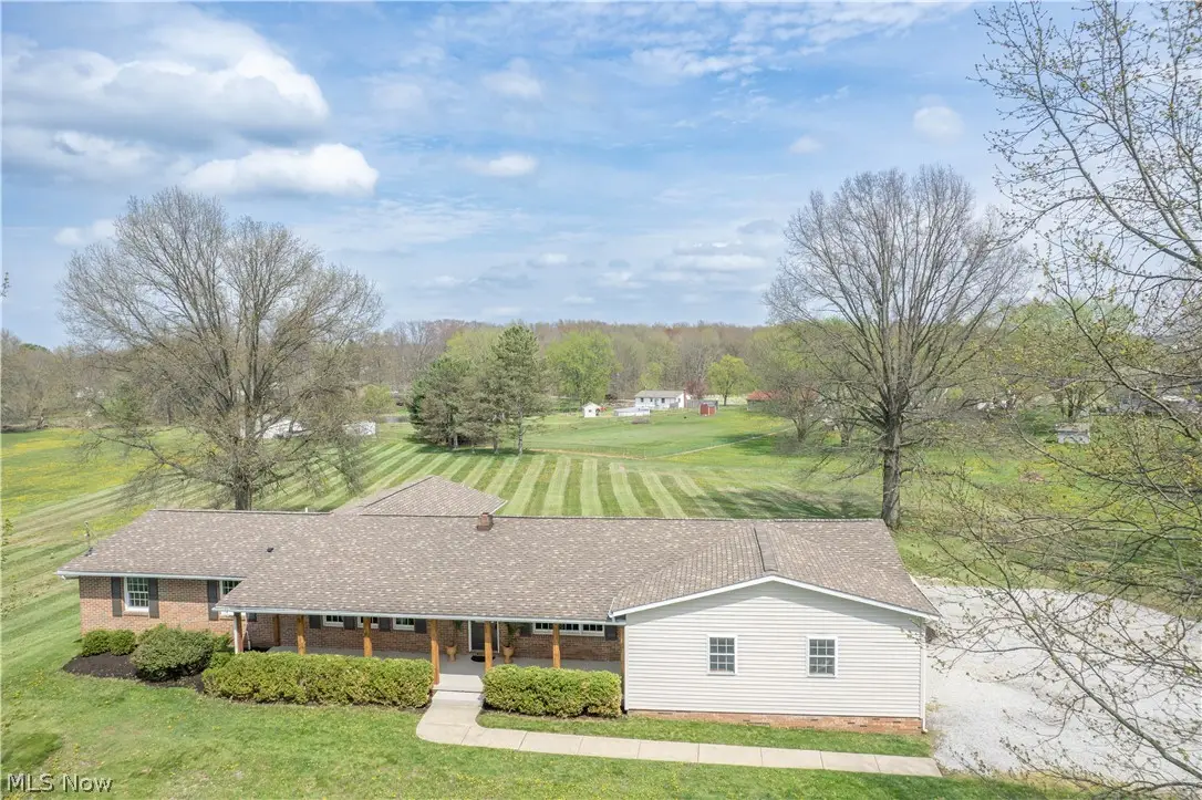 6459 Smith Kramer Ne Street, Hartville, OH 44632 - #1