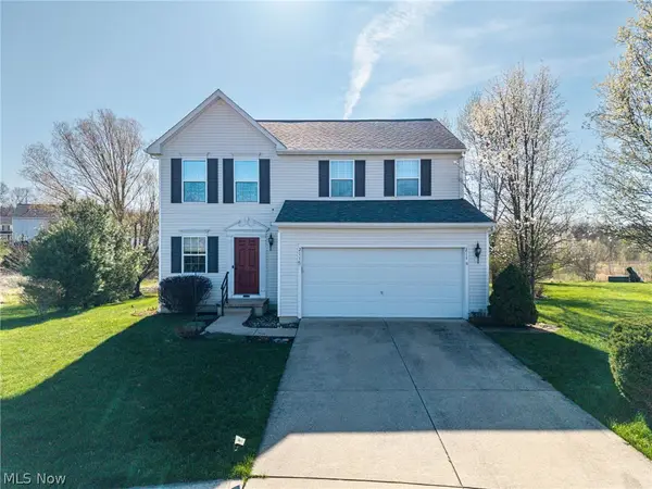 211 Burkdale Court, Wadsworth, OH 44281