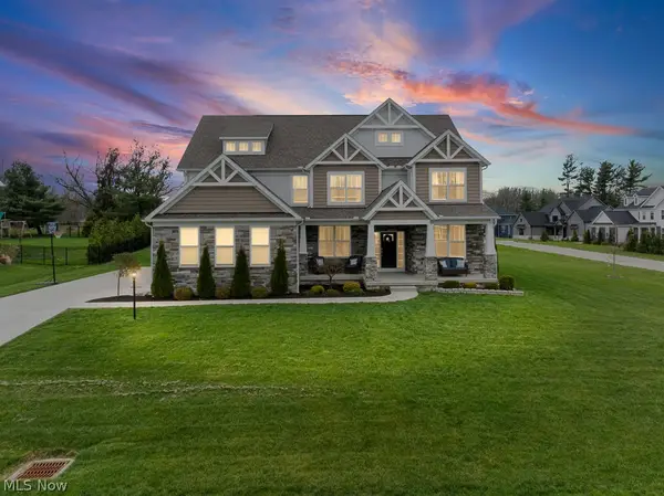 1316 Skyland Falls Boulevard, Hinckley, OH 44233