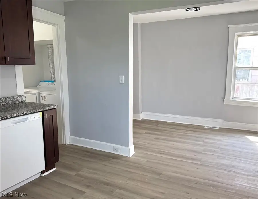 3143 W 104th Street, Cleveland, OH 44111 - #3