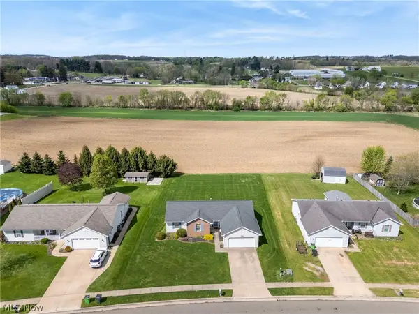 1035 Lanedale Nw Street, Massillon, OH 44647