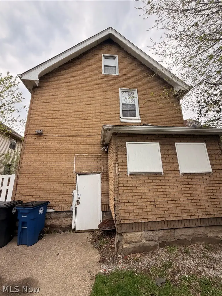 3588 W 66th Street, Cleveland, OH 44102 - #3