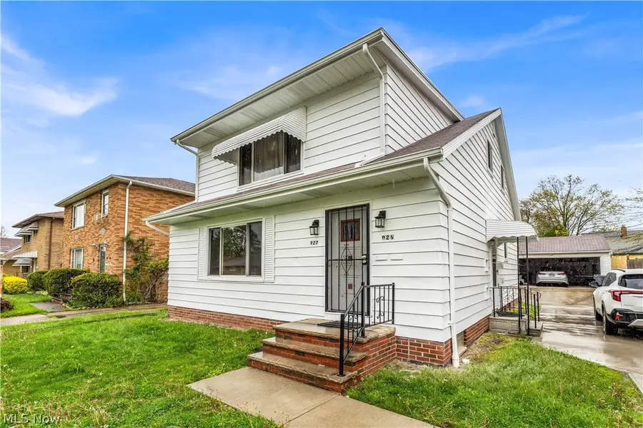 927 E 216th Street, Euclid, OH 44119 - #3