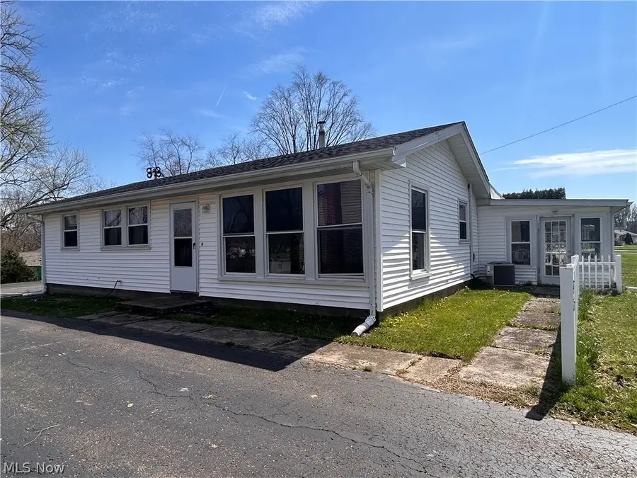 727 Circle Hill Se Road, North Canton, OH 44720 - #3