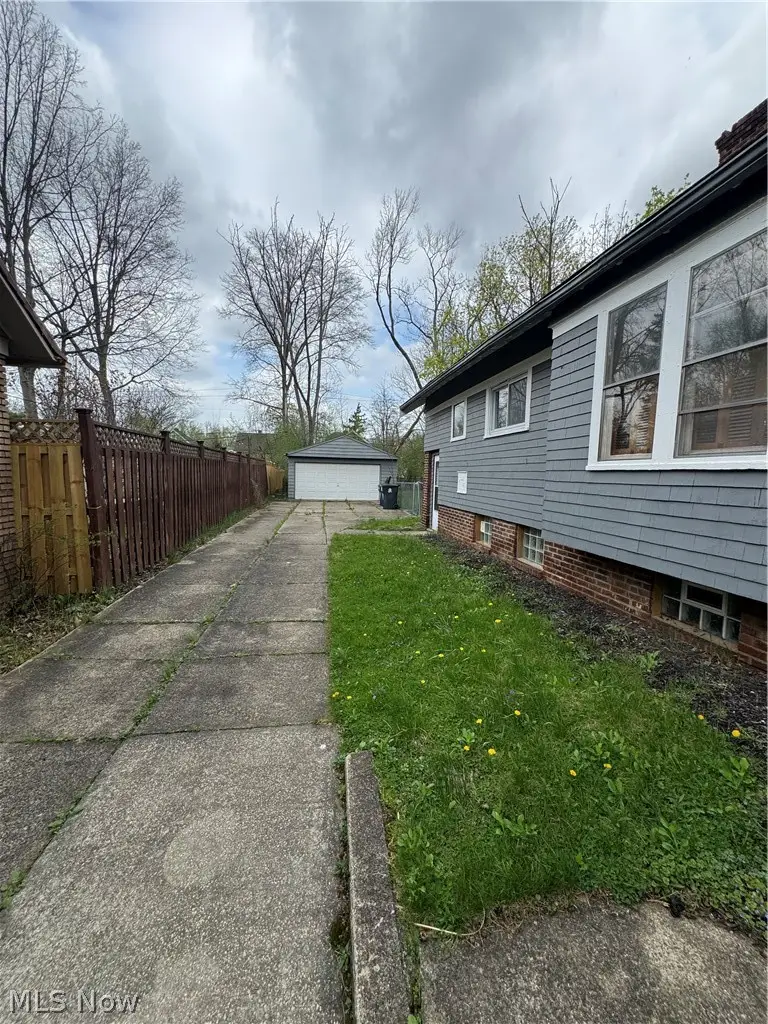 3327 Bradford Road, Cleveland Heights, OH 44118 - #3