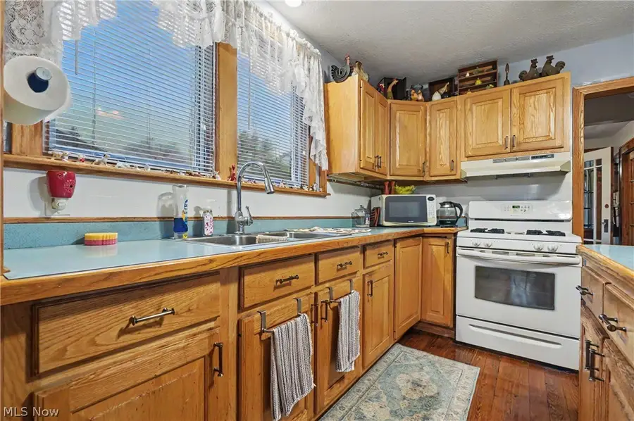 615 W Ohio Avenue, Sebring, OH 44672 - #3