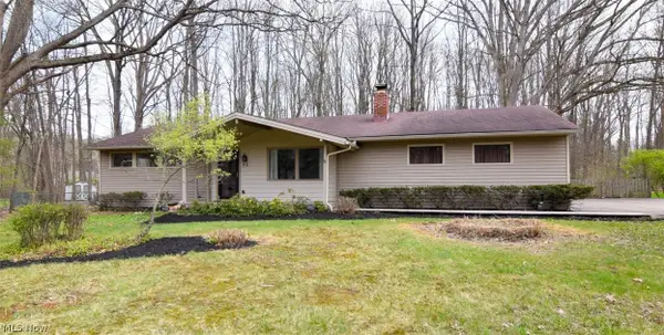 62 W Bel Meadow Lane, Chagrin Falls, OH 44022