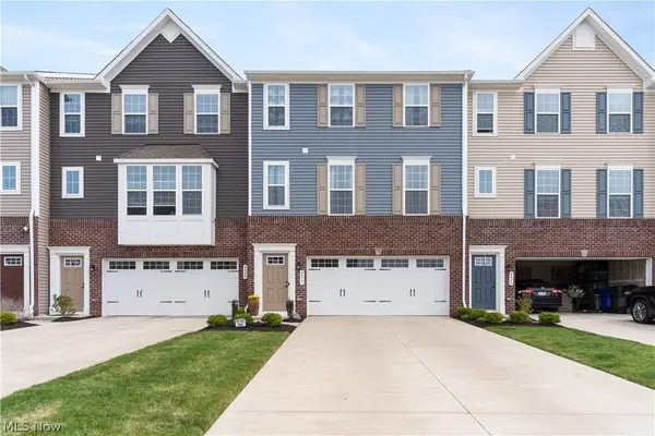 4037 N Steels Circle, Cuyahoga Falls, OH 44224