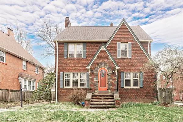 1489 Crest Road, Cleveland Heights, OH 44121