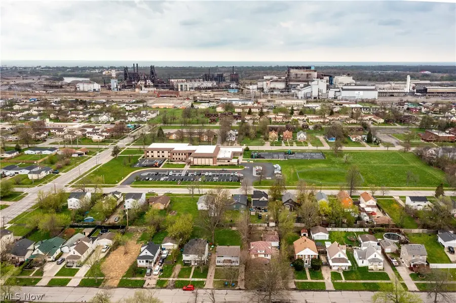 1627 E 33rd Street, Lorain, OH 44055 - #3