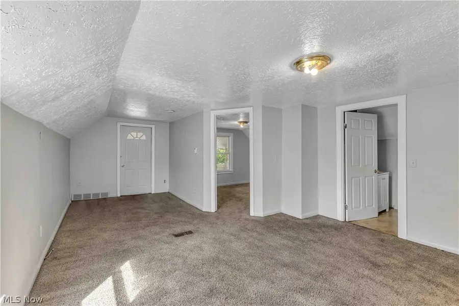 7606 Vineyard Avenue, Garfield Heights, OH 44105 - #3