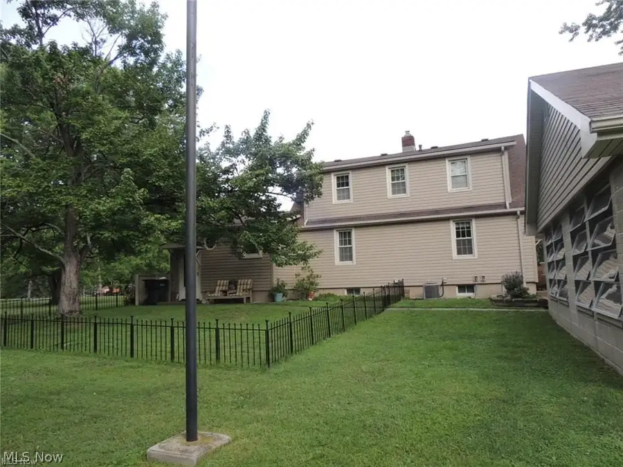 6531 Columbiana New Castle Road, New Middletown, OH 44442 - #3