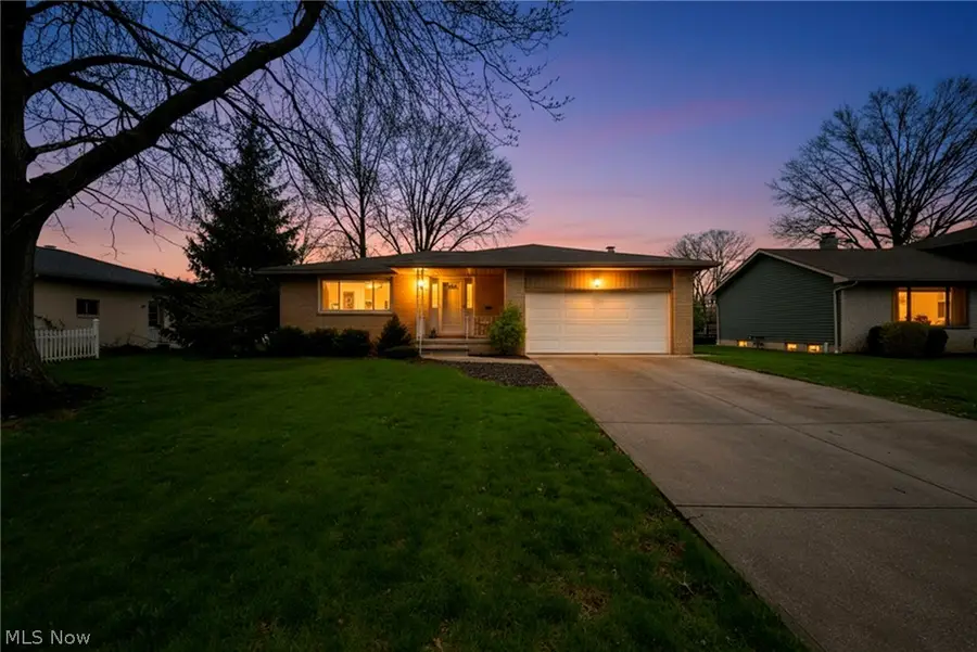 13700 Indian Creek Drive, Middleburg Heights, OH 44130 - #2