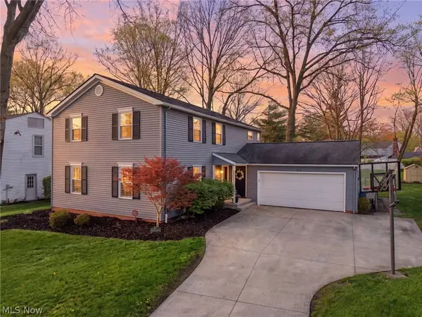 613 Welshire Drive, Bay Village, OH 44140