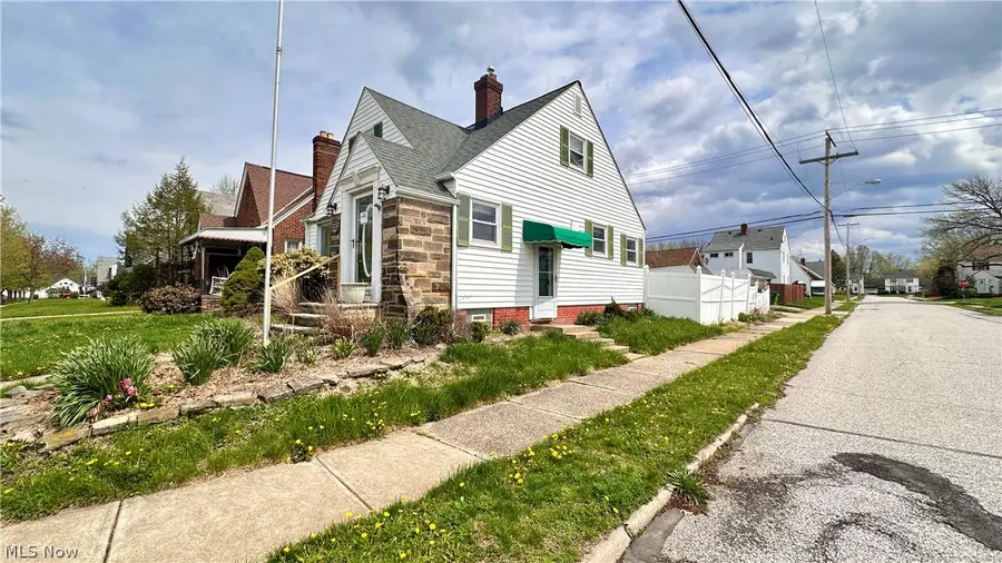 275 E 210th Street, Euclid, OH 44123 - #2