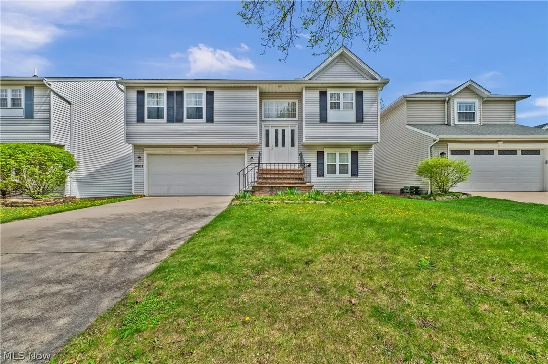 9561 Cyprus Lane, Olmsted Falls, OH 44138 - #1