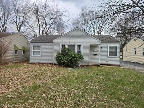 2044 N Green Road, Cleveland, OH 44121