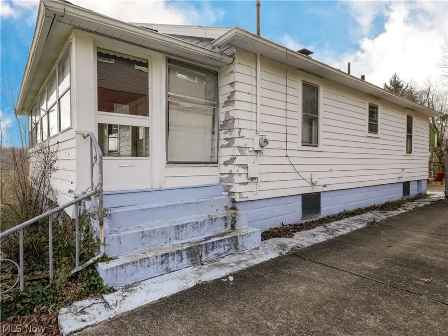 426 Queisner Avenue, Lowellville, OH 44436 - #2