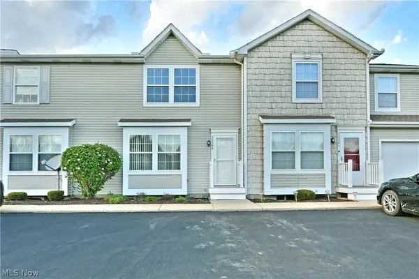 3254 Deer Trail #B, Cortland, OH 44410