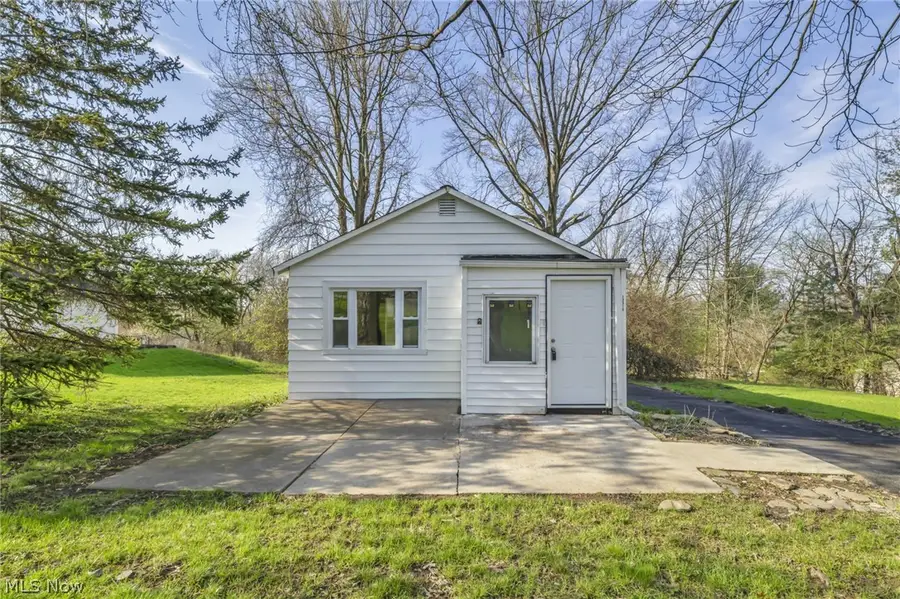 12316 Upper Sunset Drive, Garfield Heights, OH 44125 - #2