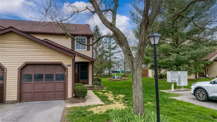 9648 E Idlewood Drive, Twinsburg, OH 44087 - #2
