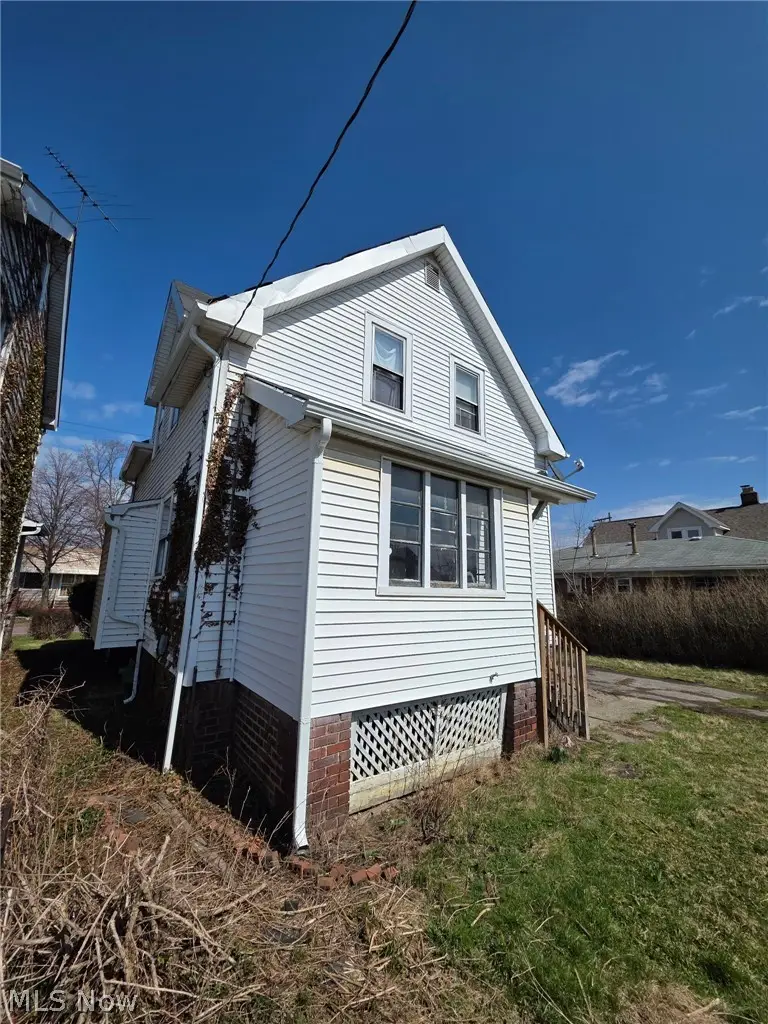 19806 Shawnee Avenue, Cleveland, OH 44119 - #2