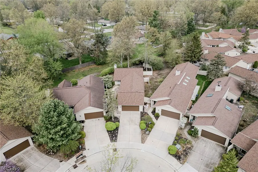 22156 Meadowsouth Court, Strongsville, OH 44149 - #3